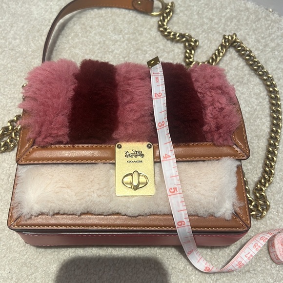 Coach pink fur bag purse cross shoulder - Picture 5 of 11